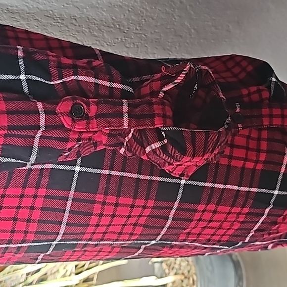 SEXY LACE BACK RED/BLACK FLANNEL SIZE MEDIUM - Picture 4 of 7